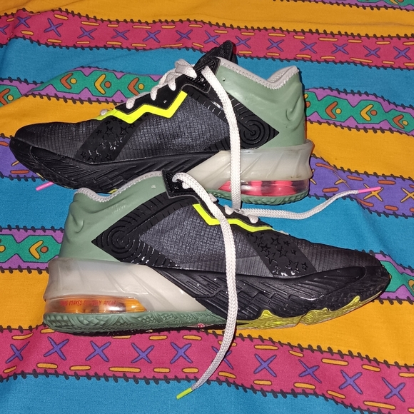 Nike Space Jam Lebron 18 Low Bugs vs Marvin XVIII - Picture 4 of 7